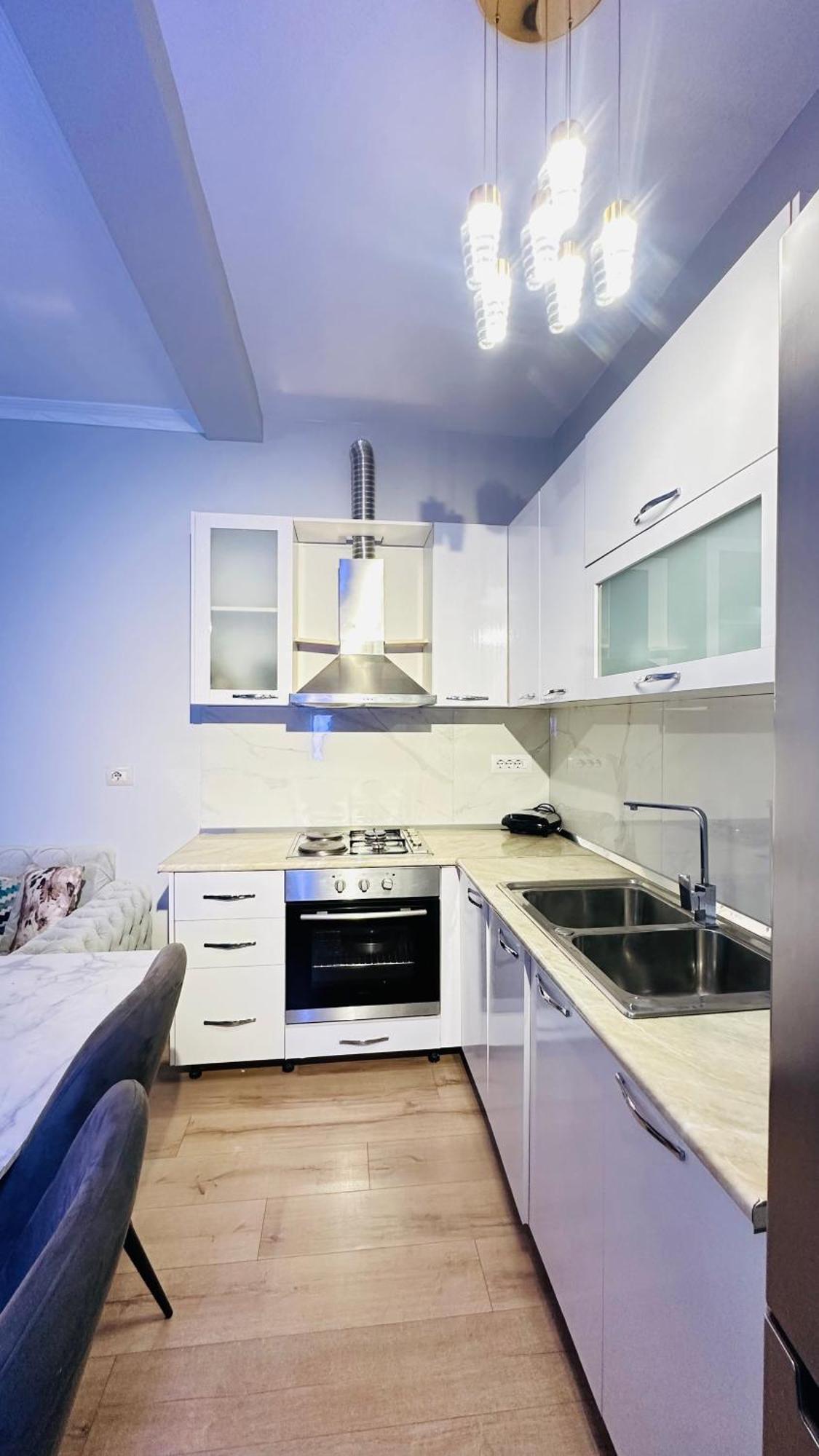 Bllok: Central Cozy Stay, 24/7 Self Check-In Tirana Bagian luar foto