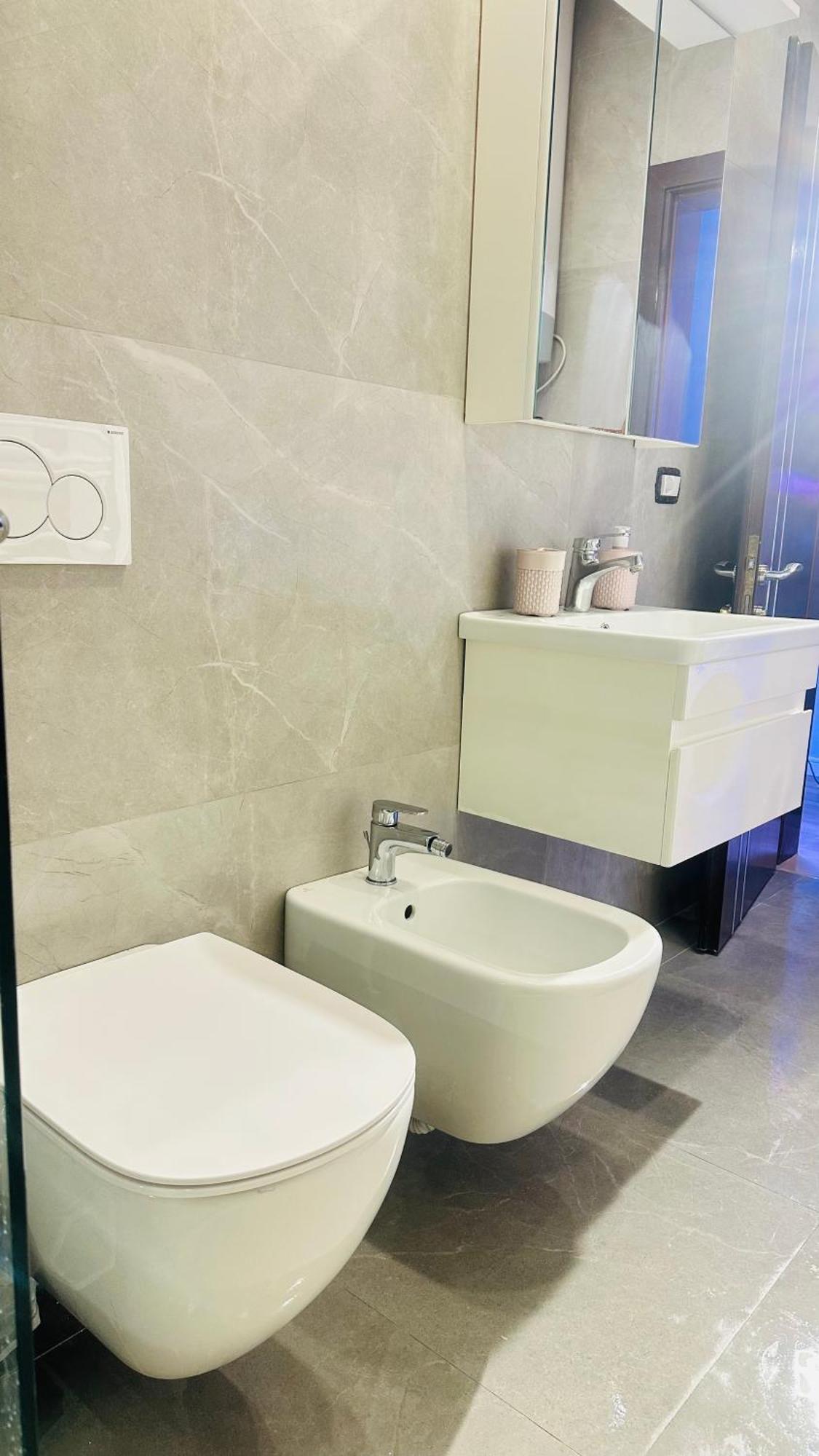 Bllok: Central Cozy Stay, 24/7 Self Check-In Tirana Bagian luar foto