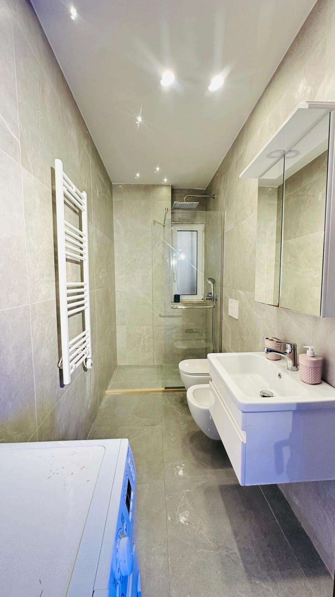 Bllok: Central Cozy Stay, 24/7 Self Check-In Tirana Bagian luar foto